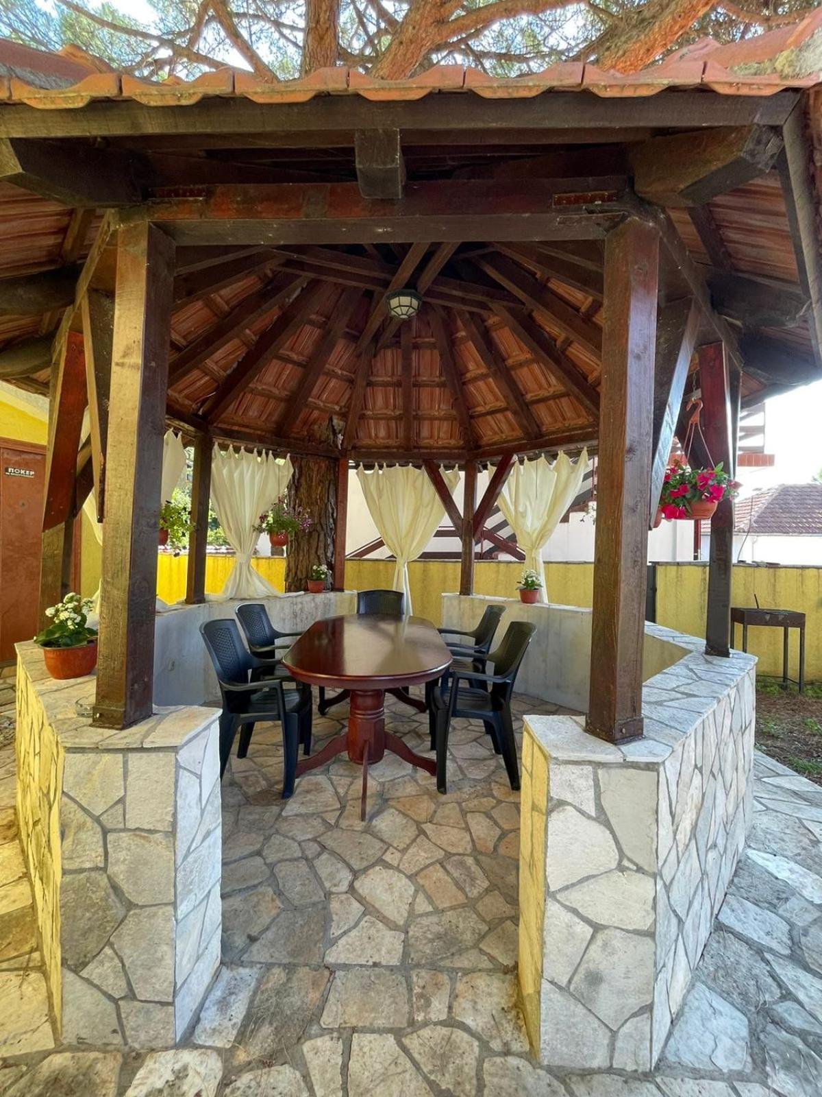 Apartments Villa-G Lustica Tivat Exterior photo