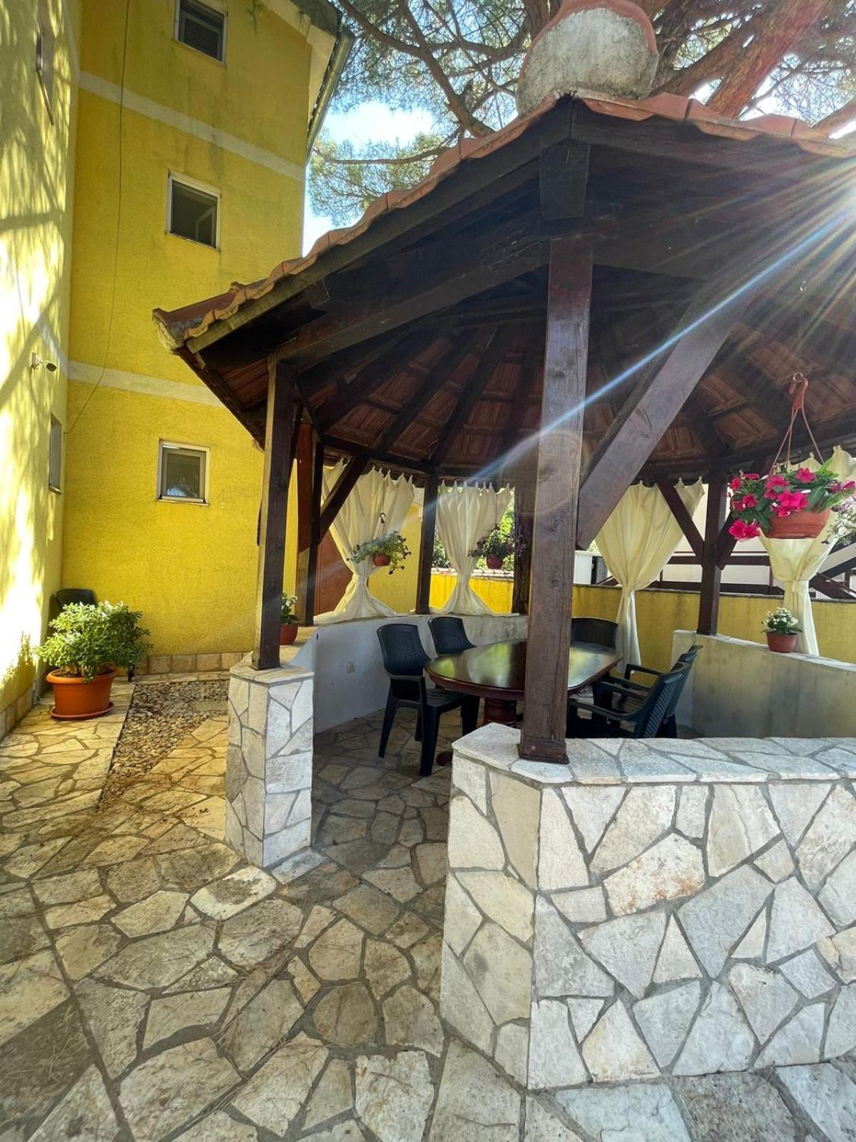Apartments Villa-G Lustica Tivat Exterior photo