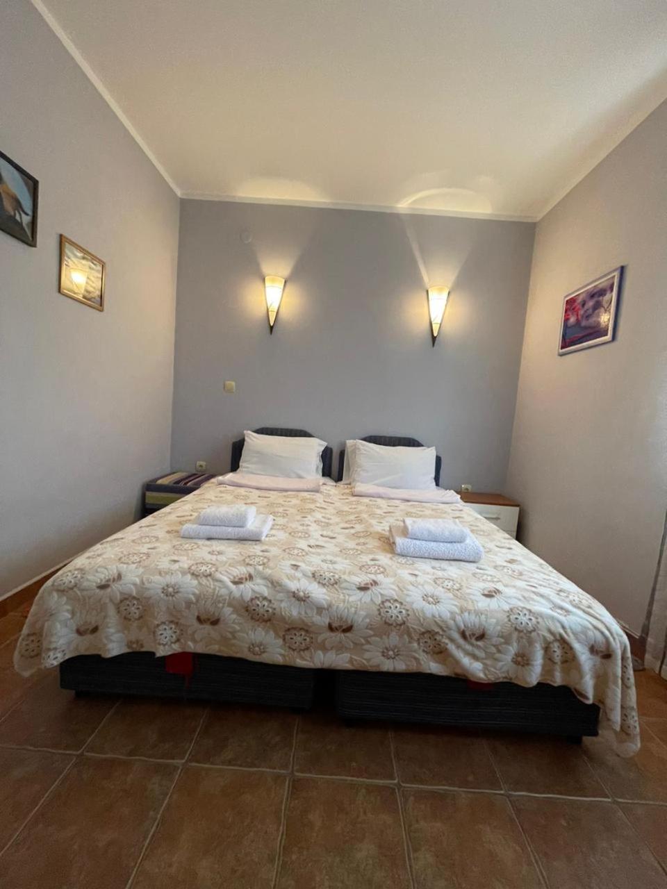 Apartments Villa-G Lustica Tivat Exterior photo