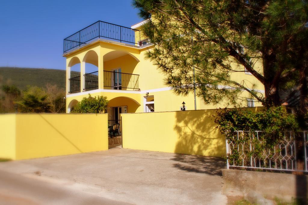 Apartments Villa-G Lustica Tivat Exterior photo